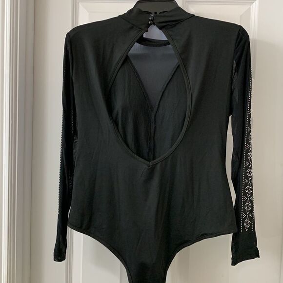 Branded size large front and sleeve sequined black bodysuit - Picture 2 of 9